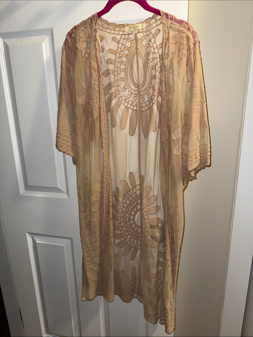 Rebellion duster Large tan/blush pink lace duster/cardigan/bathing suit cover 🕰️